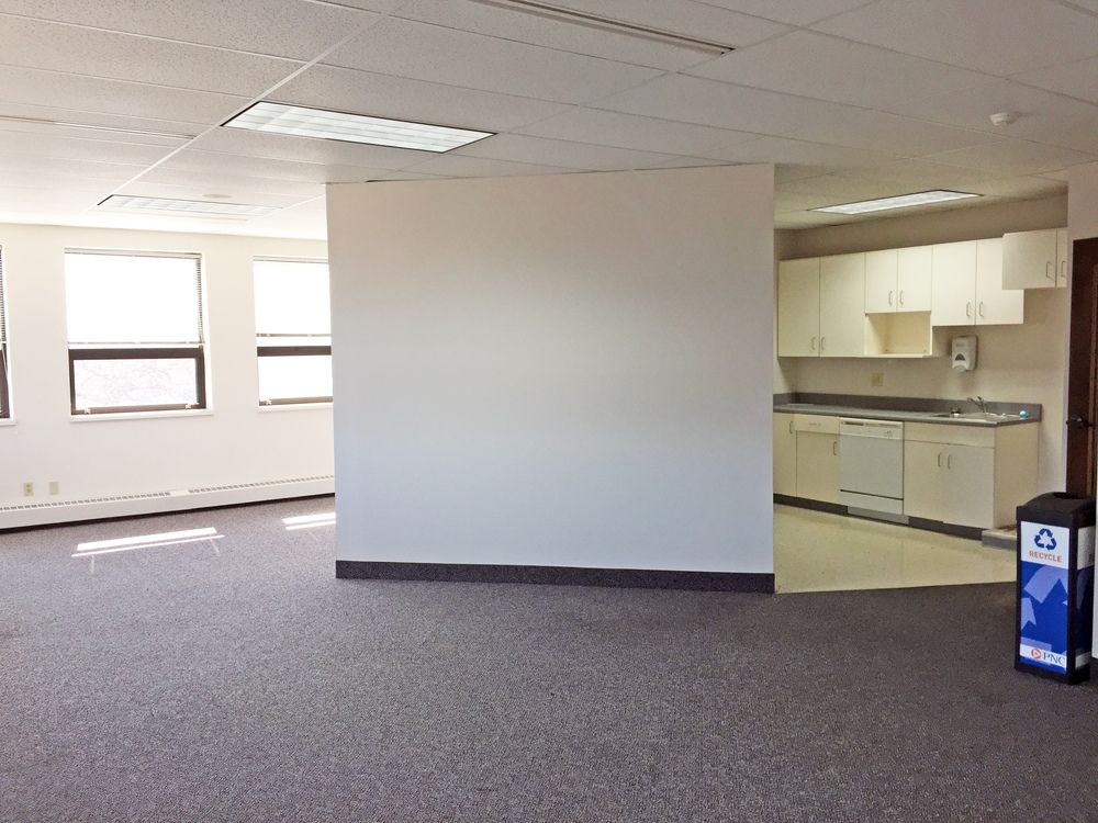 PNC BANK BUILDING: 1100 W Glen Ave, Peoria, IL 61614